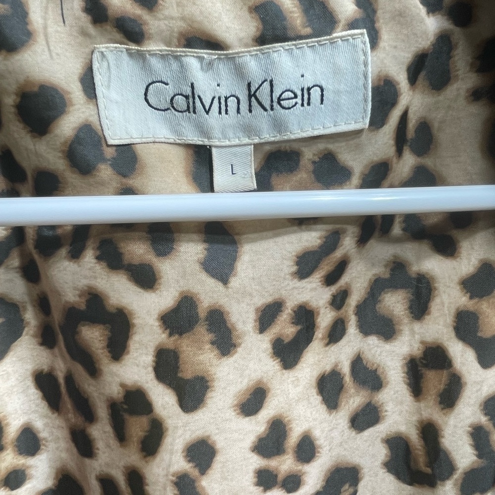 Calvin Klein Women's Black Puffer Coat with Leopard Lining - Picture 7 of 8